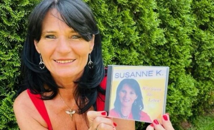 Susanne K. stellt ihre erste CD vor. (Foto: K. Guggenbichler)