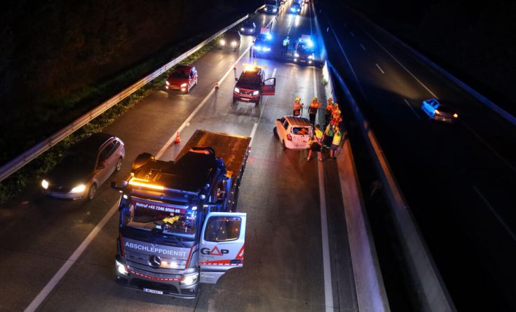 Verkehrsunfall mit Überschlag in Roitham (Foto: laumat.at/Matthias Lauber)