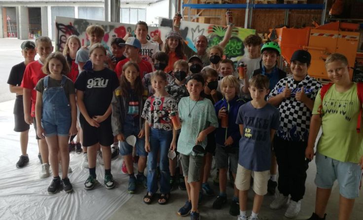 Begeisterung nach dem Graffiti-Workshop (Foto: Jugendzentrum Vorchdorf)