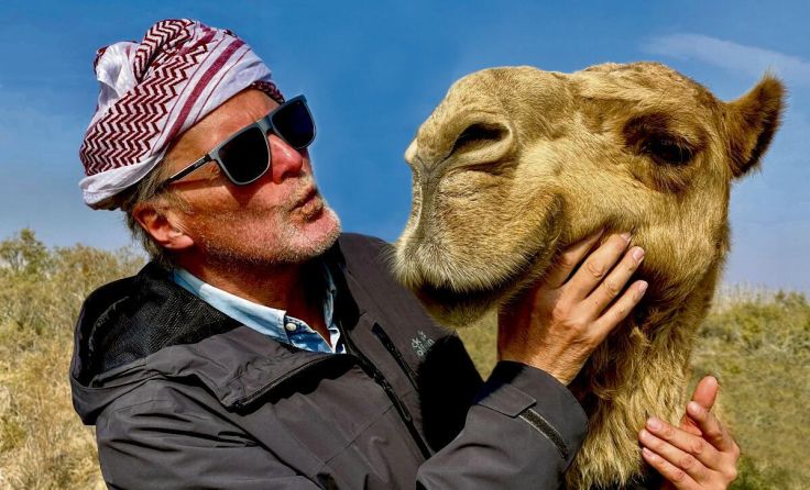 Freundschaftliche Begegnung mit Kamel (Foto: Helmut Pichler)