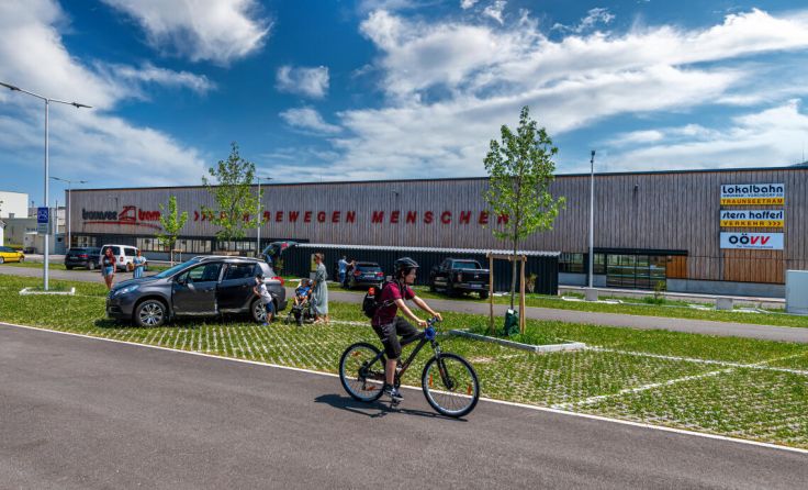 Park & Ride am Bahnhof Engelhof (Foto: BRAINPARK / Stern & Hafferl Verkehr)