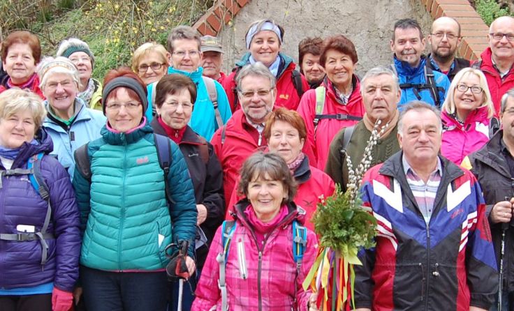  Vorösterliche Pilgergruppe aus Melk, die nach Maria Taferl marschierten. *Foto: Wolfgang Zarl 