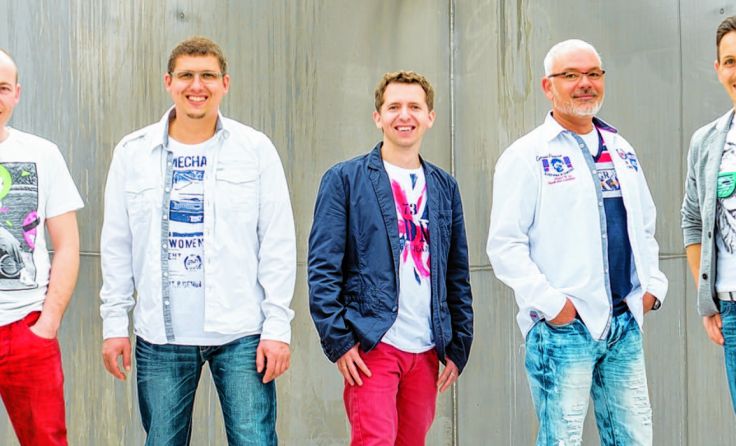Die Tanzband „The Dreamers“ unterhält das Publikum am Samstag. Foto: Dreamers