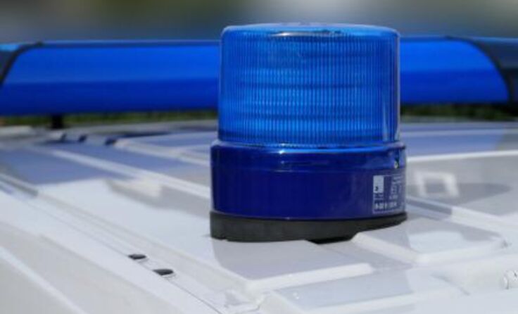 Eine Nachbarin hat laut Polizei die Rettung verständigt. Foto: FotoHiero/pixelio.de
