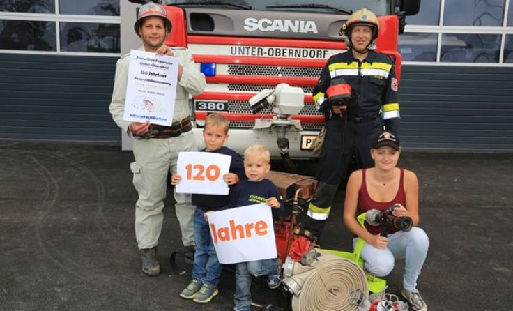 Die Freiwillige Feuerwehr Unter-Oberndorf feiert ihr 120-jähriges Bestehen. 