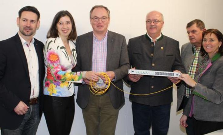 Landesrat Pernkopf bei der Eröffnung des Glasfasernetzes Foto: Büro LR Pernkopf