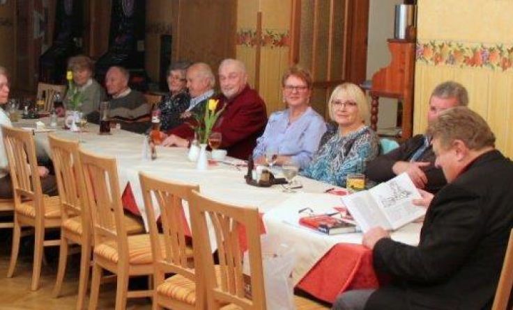 Die Besucher des „Geselligen Nachmittages“ unterhielten sich prächtig. Foto: zVg