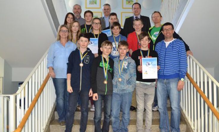 Erfolgreich am Board: die Kirchberger Snowboard-Schüler Foto: zVg