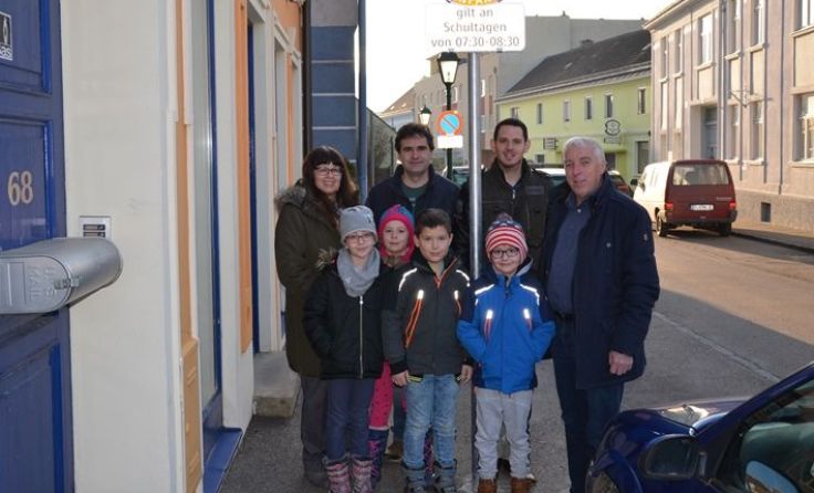Freude über die neue Elternhaltestelle in der Wiener Straße ... Foto: Gemeinde Neulengbach