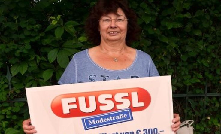 Else Vondraus freute sich sehr über die Begegnung mit dem Tips-Glücksengerl.