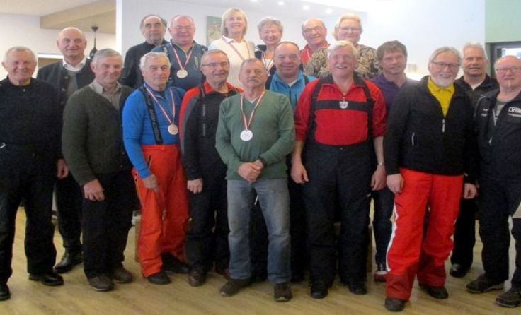 Erfolgreiche Senioren-Sportler aus dem Bezirk Kirchdorf/Krems Foto: Seniorenbund/Hubert Braunreiter