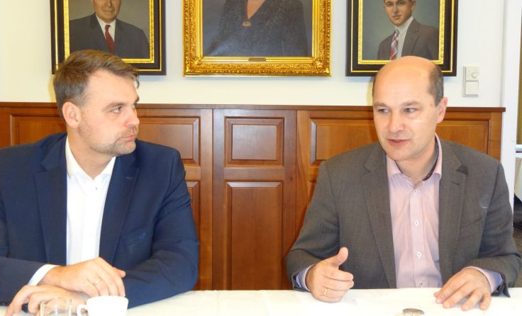 Johannes Pressl (r.) mit seinem ÖAAB-Nachfolger Lukas Michlmayr Foto: mai