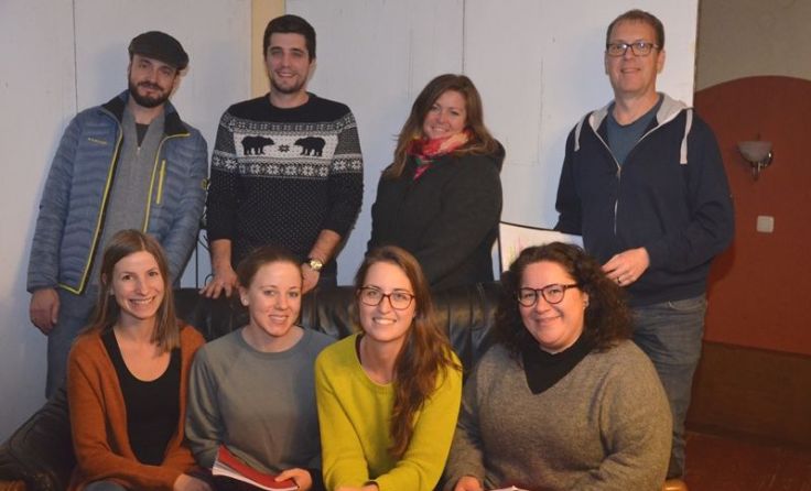 Die Mitglieder der Theaterbühne Wolfsbach sind eifrig am Proben. Foto: Ebner
