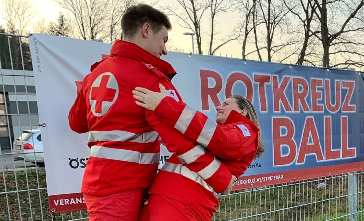 Rotkreuz-Mitarbeiter laden am Wochenende zum Tanz ein. Foto: RKNÖ/Bohlheim