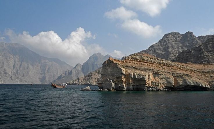 Auf die Besucher warten faszinierende Landschaftsbilder: Fjord in Musandam Foto: Herwig Grabscheidt