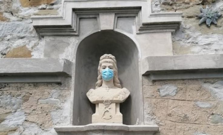 Die Büste der Kaiserin Elisabeth mit Schutzmaske Foto: Alpenverein St. Peter/Au