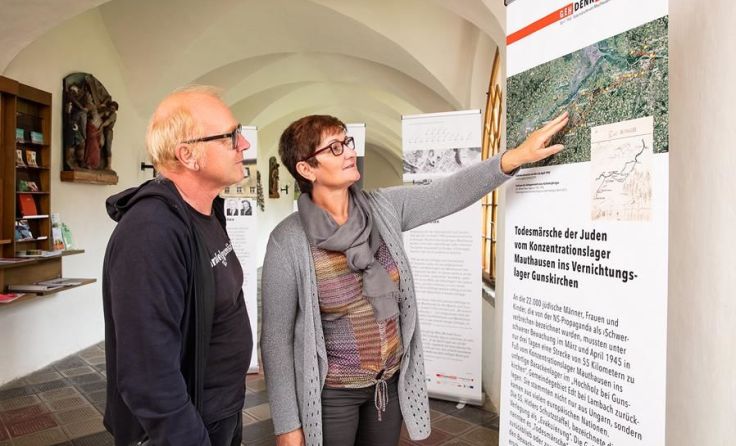 Die Arge „Geh-Denk-Spuren“ hat die Ausstellung erarbeitet. Foto: Fotostudio Eder, Linz