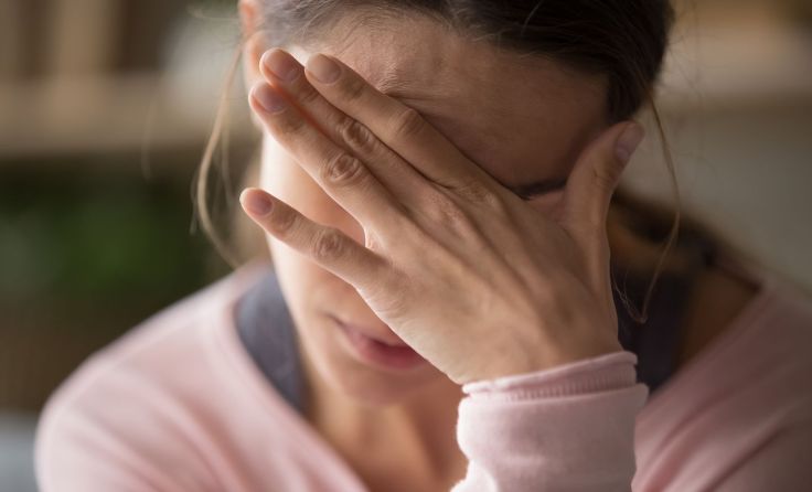 Die Corona-Krise setzt viele Frauen stark unter Druck. Foto: fizkes/Shutterstock.com