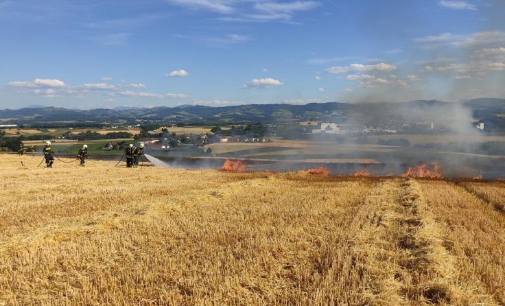 Flurbrand in Aschbach (Foto: FF Aschbach-Markt)