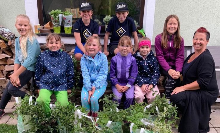 Auch die zweite Garten-Kids-Gruppe verbrachte eine tolle Zeit bei Gabi Denk. (Foto: Jahzara Denk)