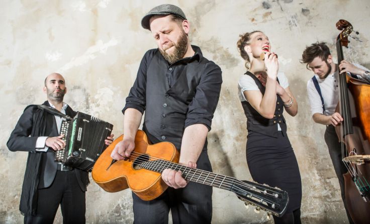 Martin Spengler und die „Foischn Wiener“ live in Amstetten (Foto: Astrid Knie)