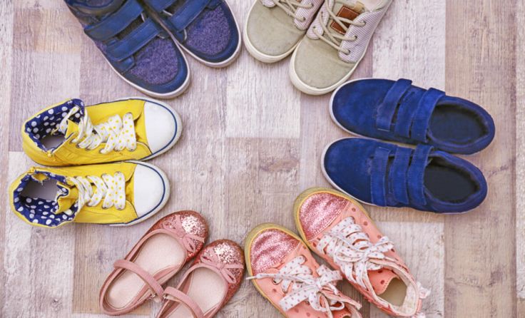 Schuhe gesucht (Foto: Africa Studio/Shutterstock.com)