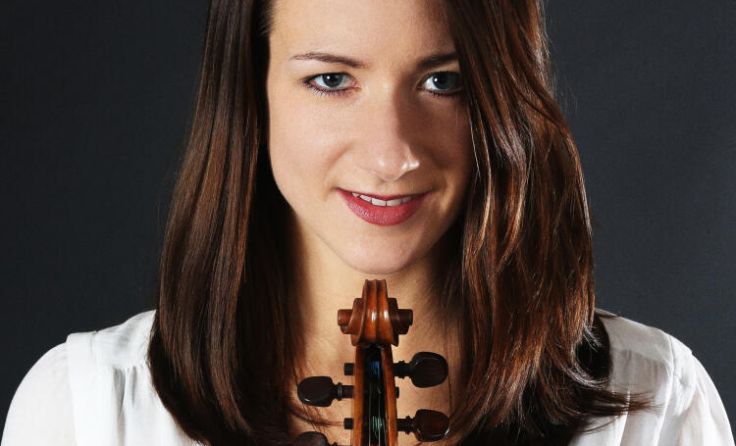 Violinistin und Jung-Mama Ulla Obereigner im Tips-Interview (Foto: Gerhard Sengstschmid)