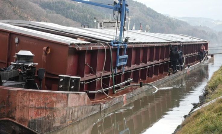 Frachtschiff auf Grund gelaufen (Foto: DOKU-Niederösterreich)