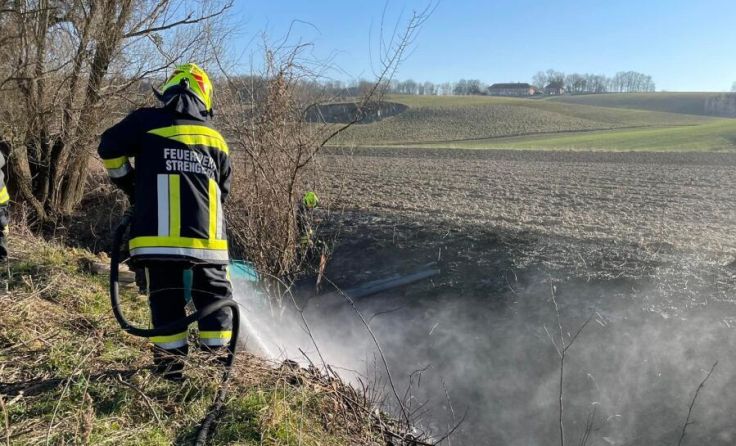 Einsatz zur Bekämpfung von Flur- und Waldbränden in Strengberg (Foto: Bfkdo Amstetten)