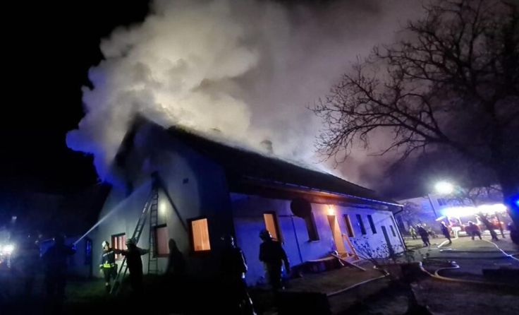 Dachstuhlbrand in Ferschnitz (Foto: Bfkdo / Maria Winkler)