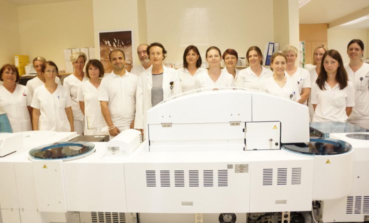 Das Laborteam unter der Leitung von Primar Martin Weber (Foto: LK Amstetten)