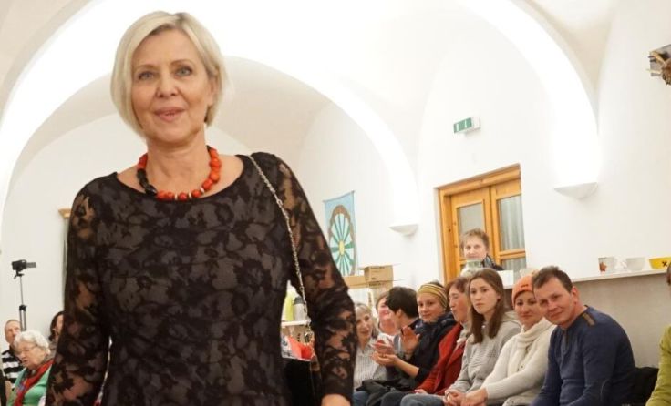 Nachhaltige und preiswerte Mode aus dem Carla Amstetten (Foto: Caritas)