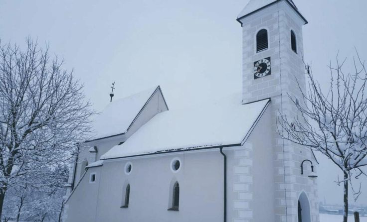 Die St. Agatha-Kirche im Winter (Foto: Wolfgang Zarl)