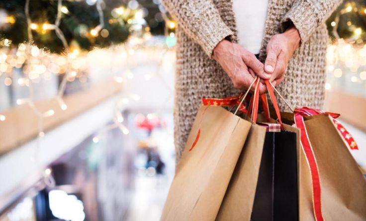 Weihnachtsgeschenke werden heuer früher eingekauft. (Foto: Halfpoint/stock.adobe.com)