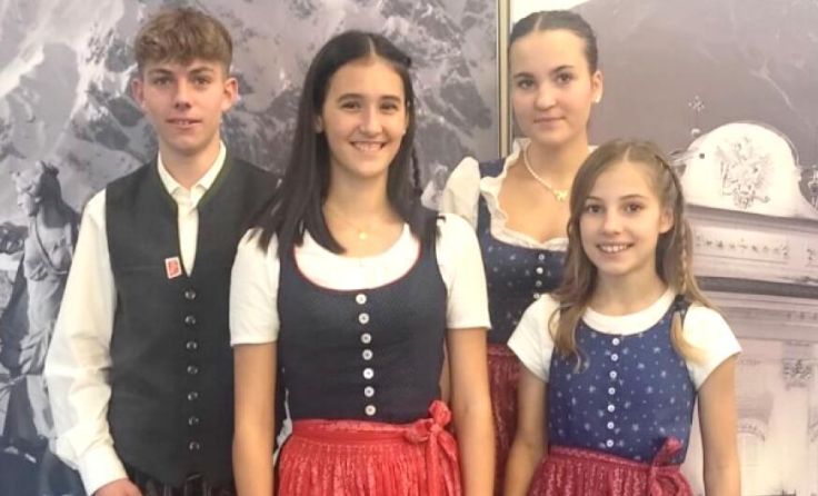 Das Ensemble „hoiz knepf“ aus Allhartsberg spielt auf. (Foto: Zsuzsanna Kereszy)