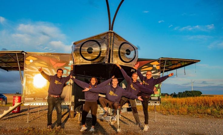 Solarbutterfly mit Umweltpionier Louis Palmer und Team (Foto: SolarButterfly)