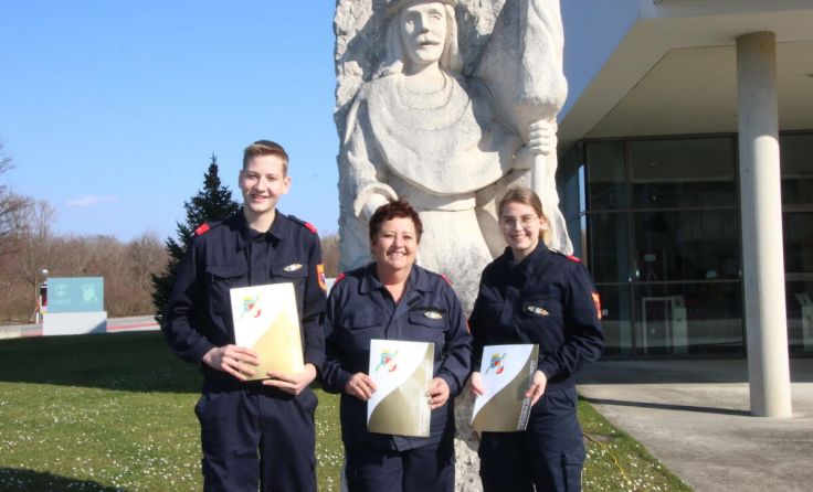 Maria Winkler mit Marcel und Celina (Foto: Wolfgang Zarl)