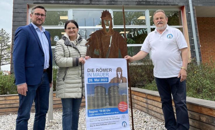 (V. l.) Manuel Scherscher, Helga Seibetzeder und Otto Hinterholzer (Foto: Stadt Amstetten)
