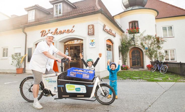 Lastenrad bei der Bäckerei Kirchdorfer (Foto: KlimaEntLaster/Peter Provaznik)