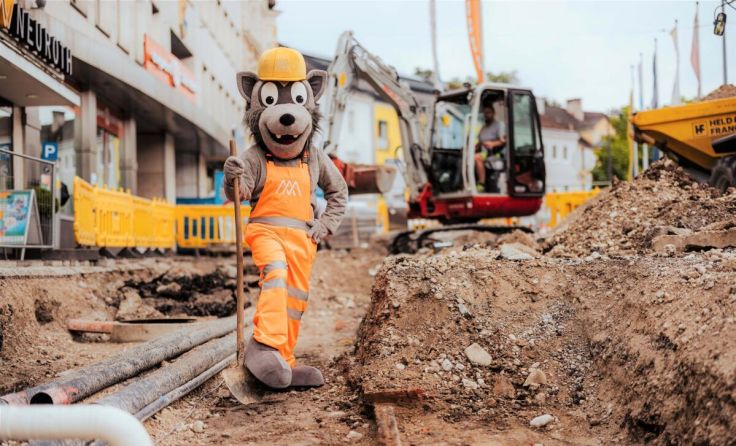 Baustellenmaskottchen Wolfi (Foto: InShot)