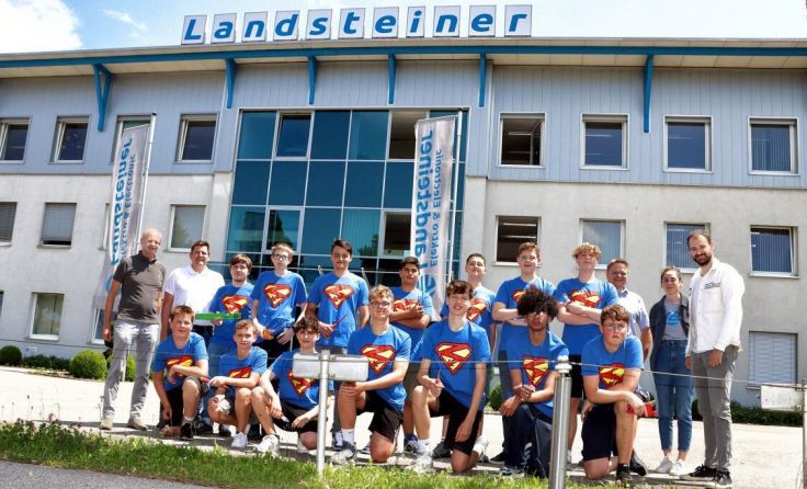 Die neuen Landsteiner-Lehrlinge (Foto: Landsteiner GMBH / Michael Permoser)