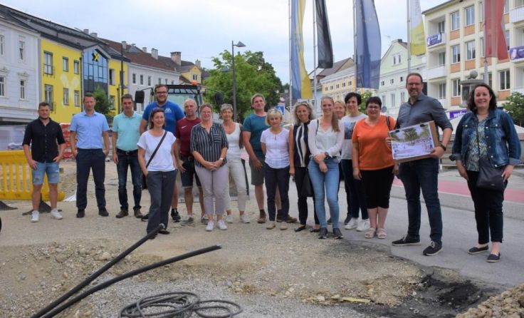 Unterwegs am Amstettner Hauptplatz (Foto: Stadtgemeinde Amstetten)