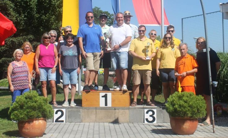 Beste Laune bei der Siegerehrung (Foto: MGC ASKÖ Ybbstal)