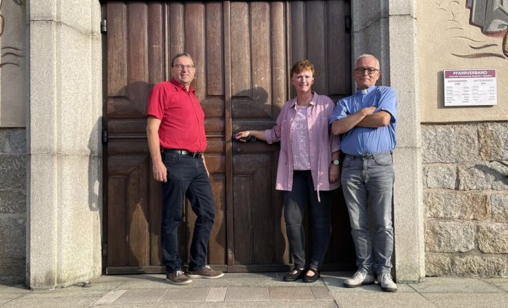 (V. l.) Wilhelm Moser, Martina Wadl (Sicherheitspartnerin) und Pfarrer Wieslav Kudlacik (Foto: Wadl)