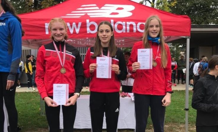 (V. l.) Bronze für Emilia Sandhofer, Annika Gugerell und Magdalena Engel (Foto: LC Neufurth)