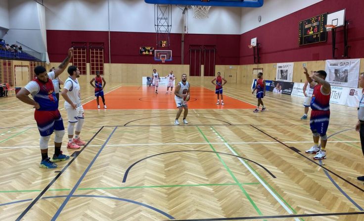 Falcons in Action (Foto: Martin Stix)