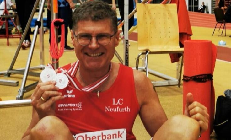 LCN-Athlet Roland Sandhofer mit seinen zwei Silbermedaillen (Foto: Privat)