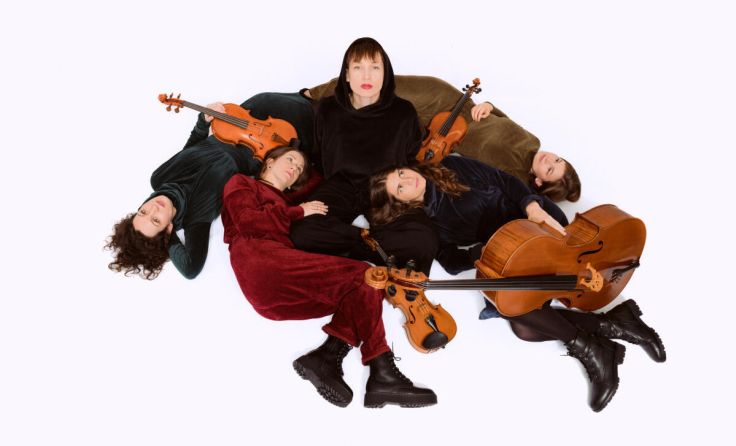Sigrid Horn und das Nest sind am 3. Mai im Kulturhof zu Gast. (Foto: Alex Gotter)