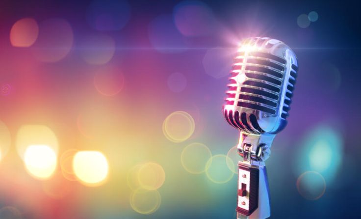 Karaoke Night im Pfarrgemeindezentrum Euratsfeld (Foto: Romolo Tavani/stock.adobe.com)