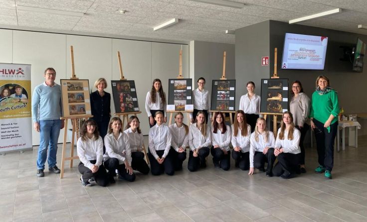 Projektgruppe der 3b2 der Vertiefung "Youth Culture@E-Medien" (Foto: HLW Amstetten)